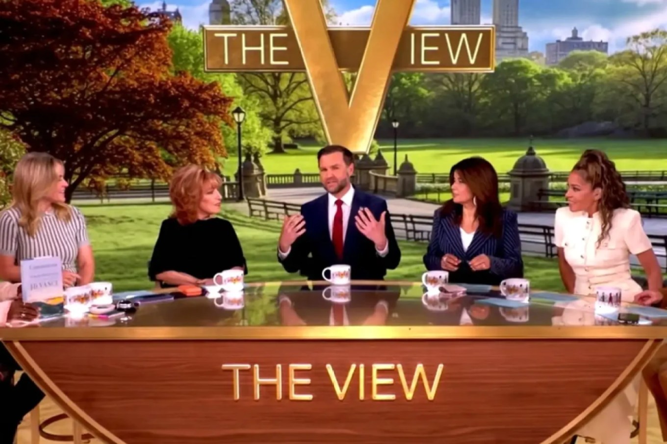 JD Vance上《The View》谈Epstein文件与ICE议题，电视访谈火药味升级