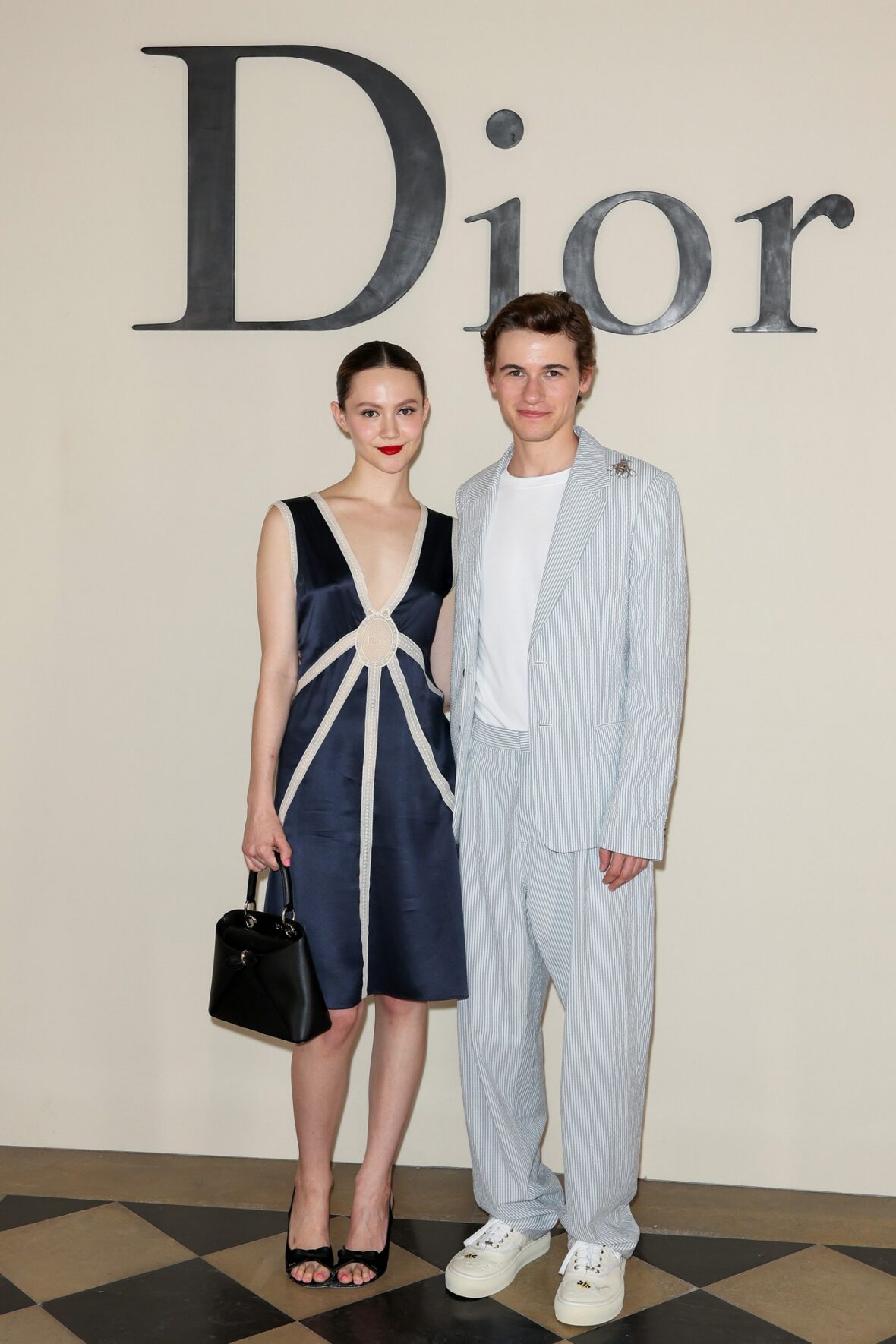 众星亮相 Dior Homme 2027 春夏男装秀，红毯阵容引发关注
